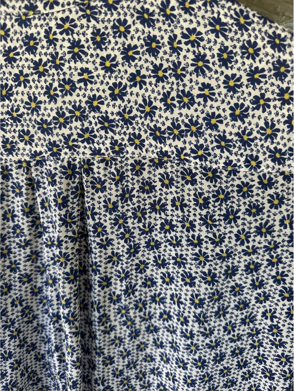 Ann Taylor 100% silk long sleeve women’s small navy blue floral button up blouse - Picture 7 of 7